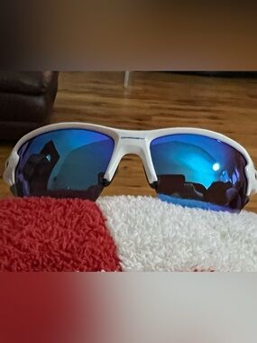 Oakley Flak 2.0 Sunglasses..